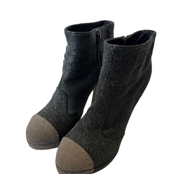 Chanel glitter cap toe bootie - size 37.5 - Picture 8 of 9